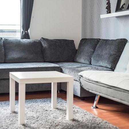 Modern Spacious 3 Bedroom City Centre Apartment - Free Parking - Private Balcony Edinburgh Luaran gambar