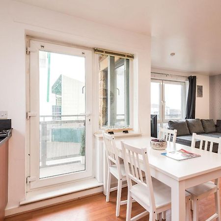 Modern Spacious 3 Bedroom City Centre Apartment - Free Parking - Private Balcony Edinburgh Luaran gambar