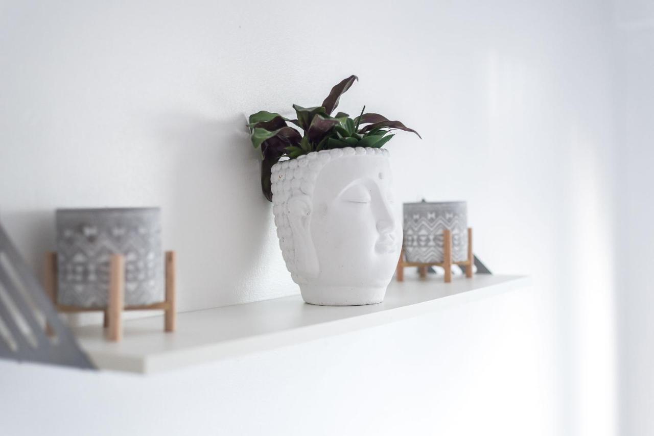 Modern Spacious 3 Bedroom City Centre Apartment - Free Parking - Private Balcony Edinburgh Luaran gambar