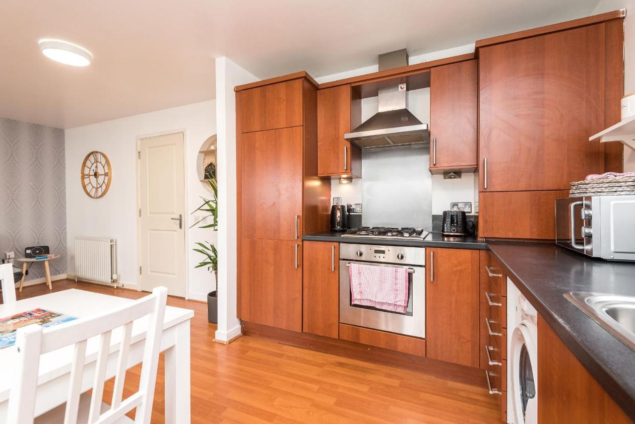 Modern Spacious 3 Bedroom City Centre Apartment - Free Parking - Private Balcony Edinburgh Luaran gambar