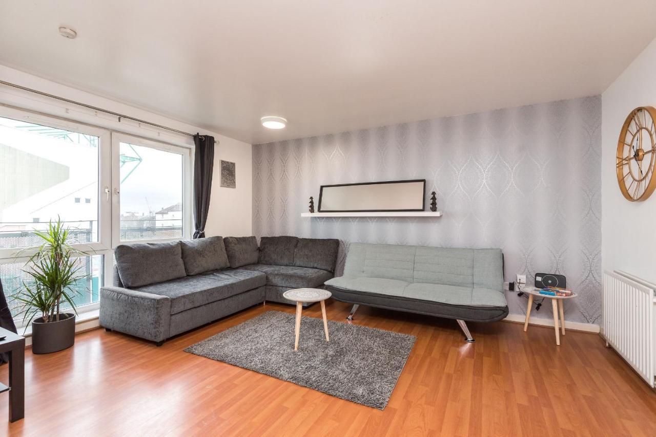 Modern Spacious 3 Bedroom City Centre Apartment - Free Parking - Private Balcony Edinburgh Luaran gambar